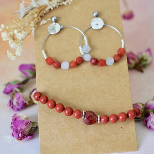Boucles d’oreilles fantaisies en acier avec des perles de gemmes hexagonales avec son joli bracelet de jaspe assorti