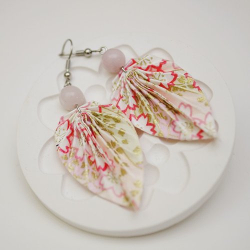 Boucles d’oreilles origami, bijoux feuilles rose et en acier