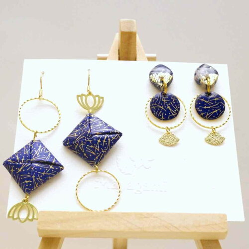 Packs découvertes avec des boucles d’oreilles origami en papier washi bleu et or