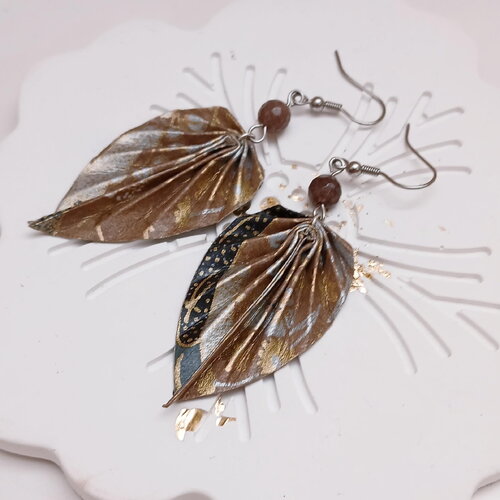 Boucles d’oreilles feuilles origami en papier washi marron et or , bijou japonais