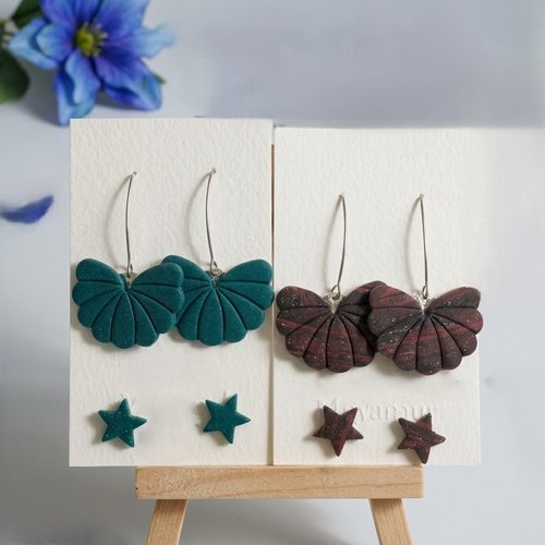 Packs découvertes avec des boucles d’oreilles polymères éventails et des petites étoiles rouge noir ou bleu vert intense