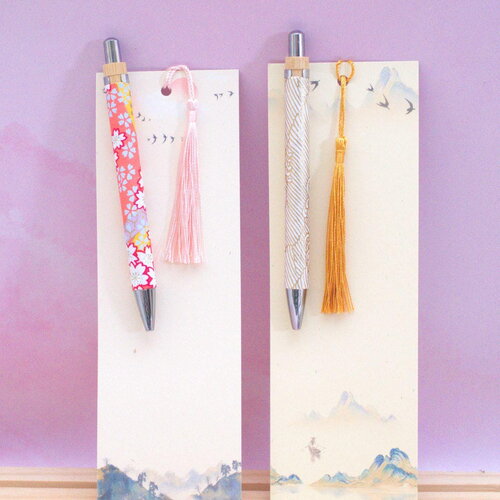 Stylos artisanaux en papier japonais &amp; marque-pages assortis