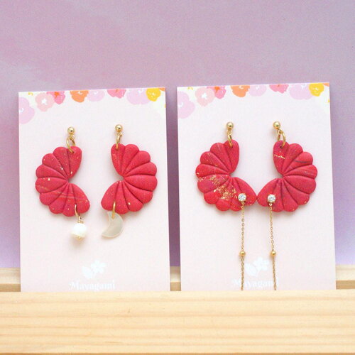 Boucles d'oreilles éventail rouges et dorées en pâte polymère, bijou fait main lune et perle ou chaînette