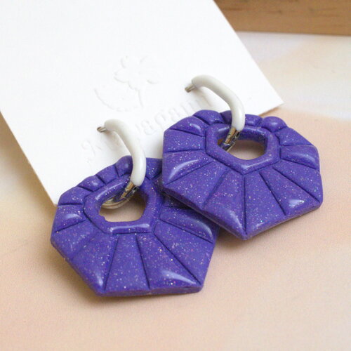Boucles d'oreilles "art déco" en argile polymère violet