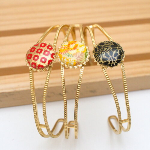 Bracelet jonc doré en acier inoxydable et papier washi japonais résiné , bijou floral artisanal pour femme