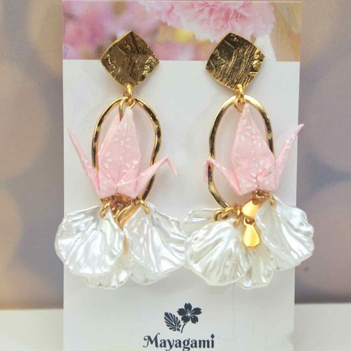 Boucles d'oreilles grues en papier japonais avec des puces en plaqué or et des pétales de fleurs, boucles d’oreilles mariage