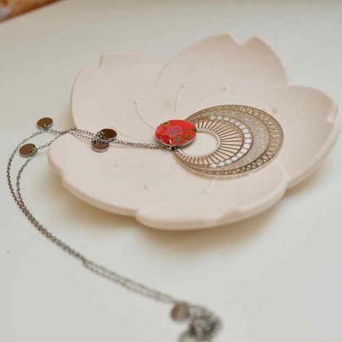 Pepites boutiques , collier fin avec un grand médaillon argenté et son petit médaillon en acier avec du papier japonais fleur