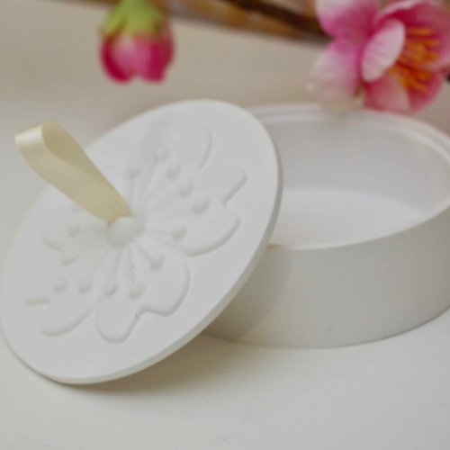 Boîte à bijoux en raysin avec son couvercle fleuri , boîte de rangement faite main
