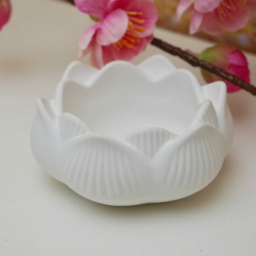 Fleur de lotus vide poche fait main , décoration à la poudre de raysin pour bijoux ou pour faire un bougeoir, photophore