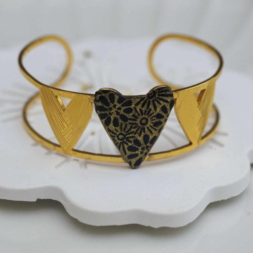 Bracelet manchette réglable en papier japonais verni et des coeurs, bijou artisanal avec des coeurs , bracelet ajustable femme