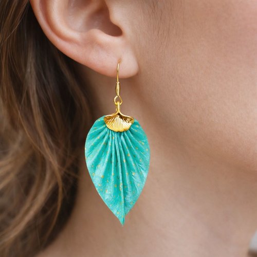 Boucles d’oreilles feuille origami avec une feuille ginkgo en acier