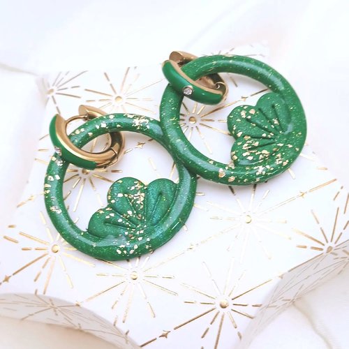 Boucles d'oreilles créoles vert émeraude en polymère et acier inoxydable