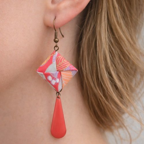 Boucles d’oreilles carré origami aux couleurs de l été