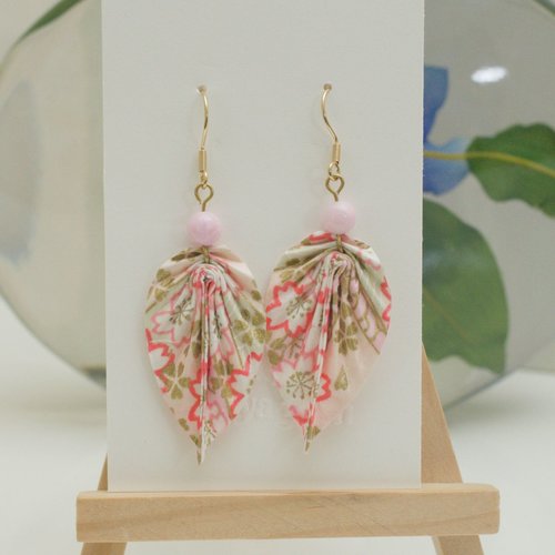 Boucles d’oreilles feuilles en papier japonais rose fleuri & acier inoxydable