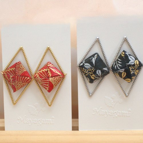 Boucles d’oreilles carré origami avec des losanges en acier