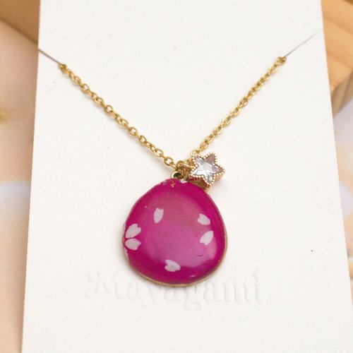 Collier sakura avec un médaillon papier japonais & étoile scintillante
