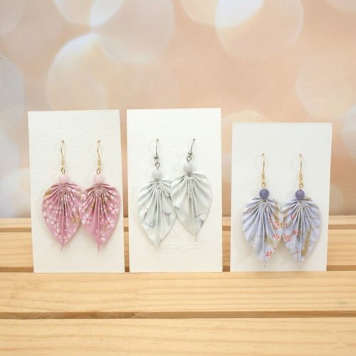 Boucles d’oreilles feuilles origami avec du papier japonais , bijoux légers , idée cadeau fait main france