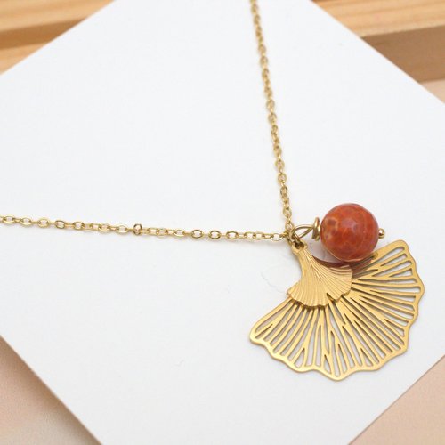 Collier de ginkgo avec une perle d'agate veine