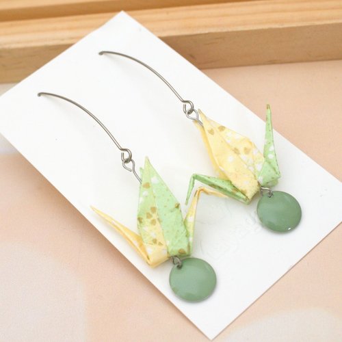 Boucles d'oreilles "grue de longévité" en papier japonais - porte-bonheur japonais, une idée cadeau pour les passionnés du japon