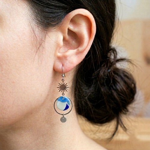 Boucles d'oreilles asymétriques « céleste » en acier, nacre & papier japonais
