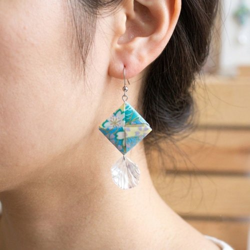 Boucles d'oreilles carré origami vert et bleu, bijoux papier japonais, cadeau fait main femme