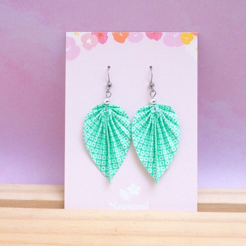 Boucles d'oreilles feuilles origami vert blanc , cadeau pour femme pour les passionnés de la nature