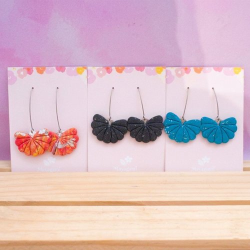 Boucles d’oreilles éventail sensu en polymère et en acier inoxydable
