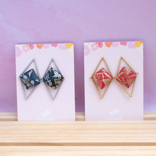 Boucles d'oreilles origami « duo carré » avec du papier japonais washi verni
