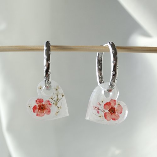 Paire de boucles d’oreilles en acier inoxydable avec pampilles uniques faites à la mains
