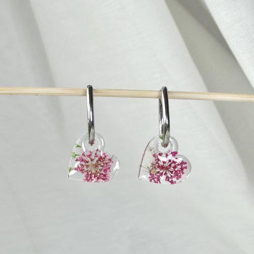 Paire de boucles d’oreilles en acier inoxydable avec pampilles uniques faites à la mains