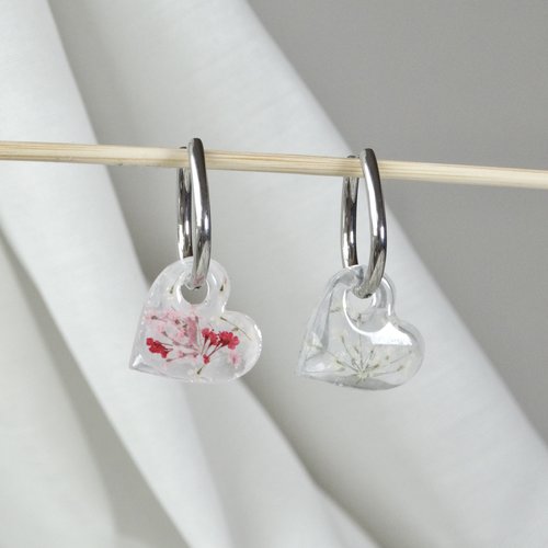 Paire de boucles d’oreilles en acier inoxydable avec pampilles uniques faites à la mains