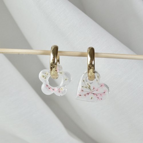 Paire de boucles d’oreilles en acier inoxydable avec pampilles uniques faites à la mains