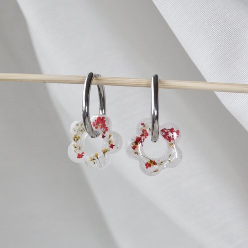 Paire de boucles d’oreilles en acier inoxydable avec pampilles uniques faites à la mains