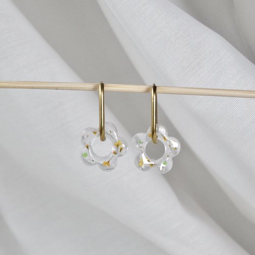 Paire de boucles d’oreilles en acier inoxydable avec pampilles uniques faites à la mains