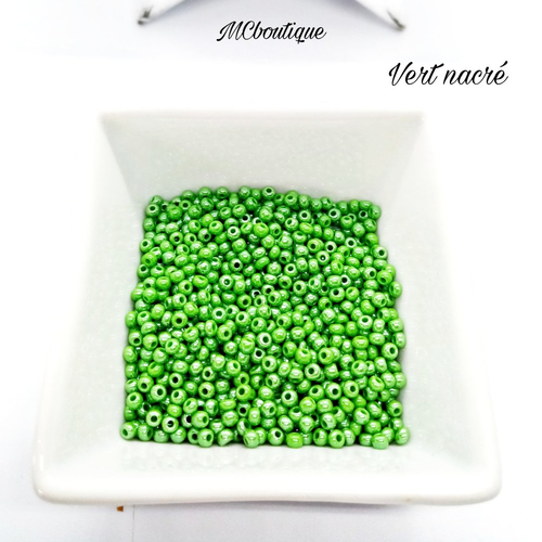 Perles de rocaille 8/0 verre 20g vert nacré opaque