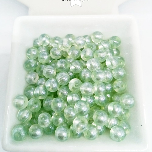 50 perles en verre flashées 6mm blanc