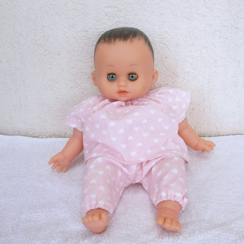 Vêtements poupon petitcollin 28 cm - pyjama rose coeurs