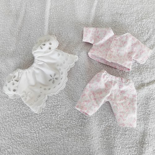 Réservé nathalie b : habits poupée mini corolline