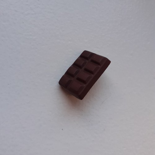 Broche chocolat noir