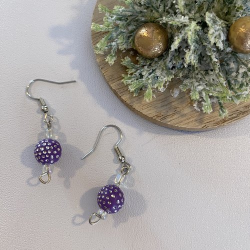 Boucles d’oreilles perles violettes