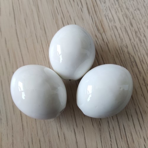 Grande perle en céramique blanc
