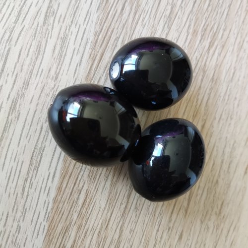 Grande perle en céramique noire