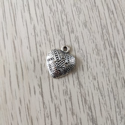 1 pendentif breloque forme coeur antique en métal argenté