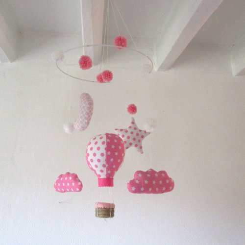 Mobile montgolfière , coton, rose blanc, mobile de décoration, suspension chambre d'enfant, idée cadeau de naissance