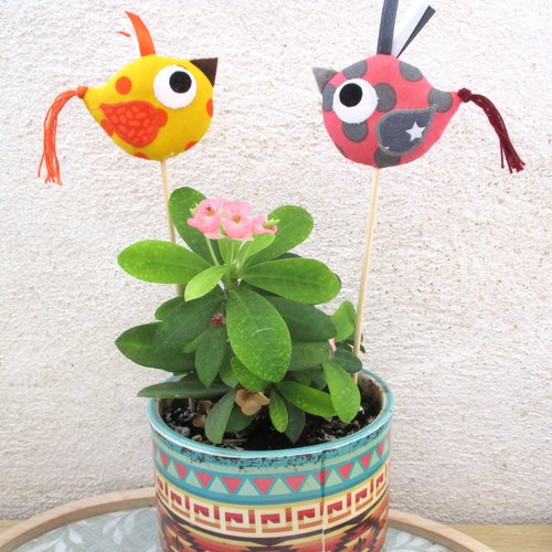 Petits oiseaux de décoration pour plante - lot de 2 - coton - jaune corail - idée cadeau