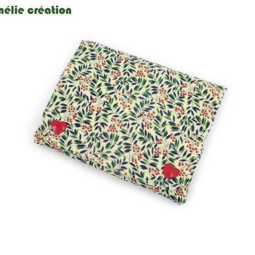 Pochette pour serviette hygiénique, en coton imprimé vert, idéal dans un sac et discret