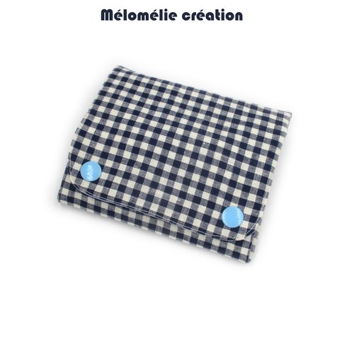 Pochette pour serviette hygiénique, en coton vichy bleu, idéal dans un sac et discret