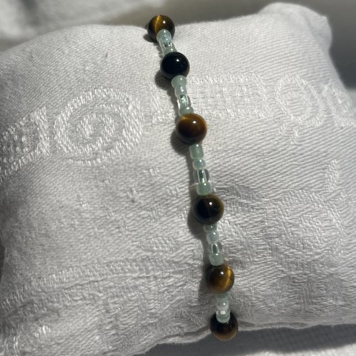 Bracelet perle de rocaille et œil de tigre