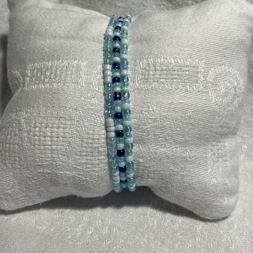 Trop de bracelets bleus