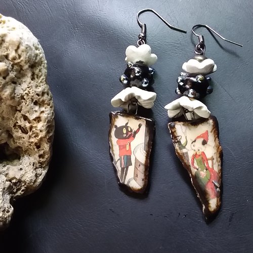 Chat alors... boucles d’oreilles en céramique artisanale,  avec perles de verre filé au chalumeau et céramique artisanale